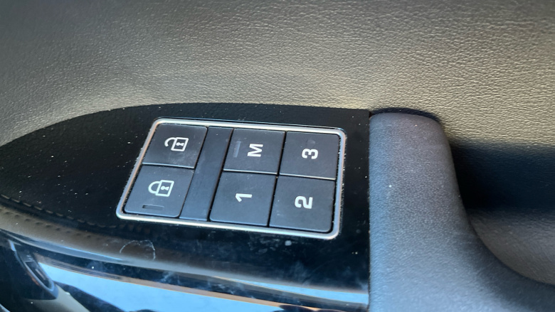 Land Rover Range Rover Sport 2.0 P400e HSE Silver 5dr Auto Estate